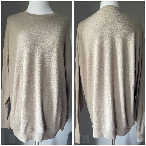 Alo Yoga Soho Pullover - Picture 2 of 3